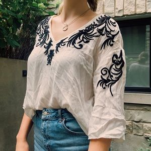 Hinge Embroidered 3/4 Sleeve Blouse